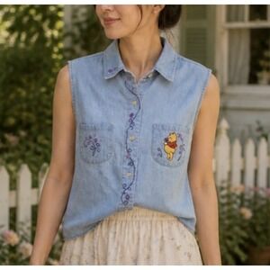 VTG Disney Women Winnie The Pooh Denim Vest Top Medium Y2K Whimsical Embroidered